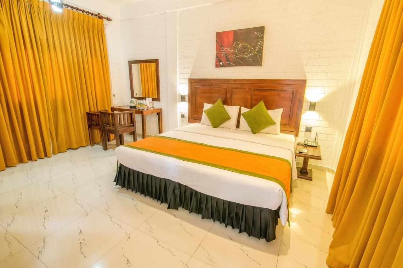 Mahanuge Hotel Полоннарува Экстерьер фото