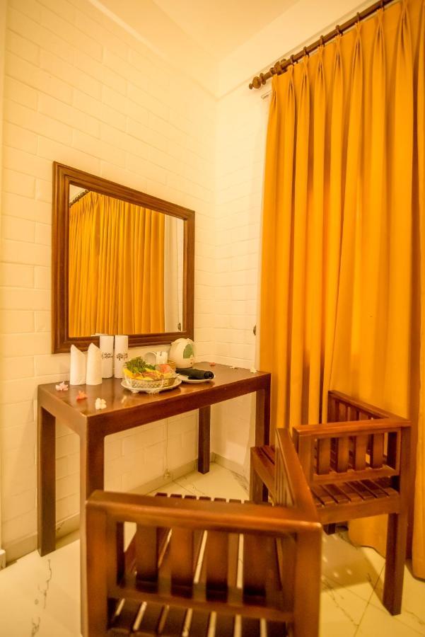 Mahanuge Hotel Полоннарува Экстерьер фото