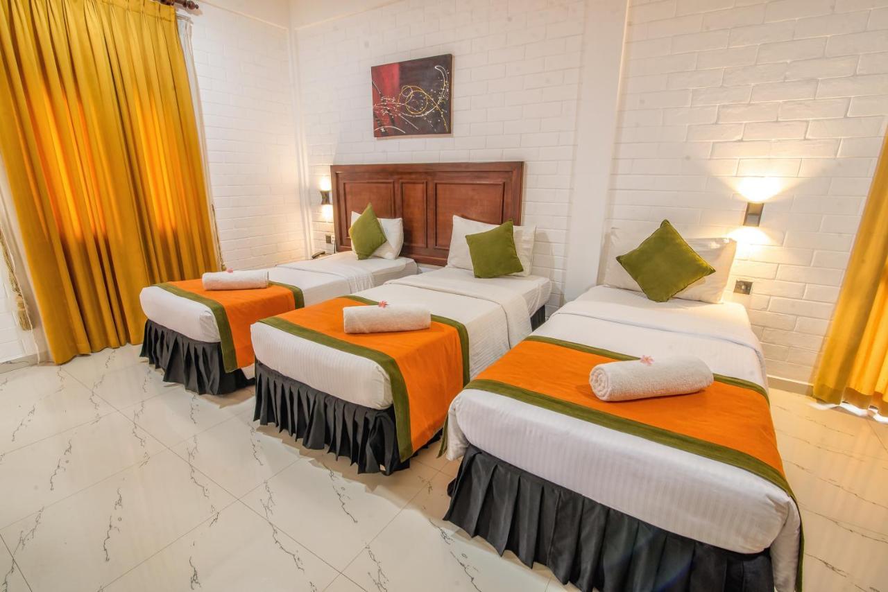 Mahanuge Hotel Полоннарува Экстерьер фото