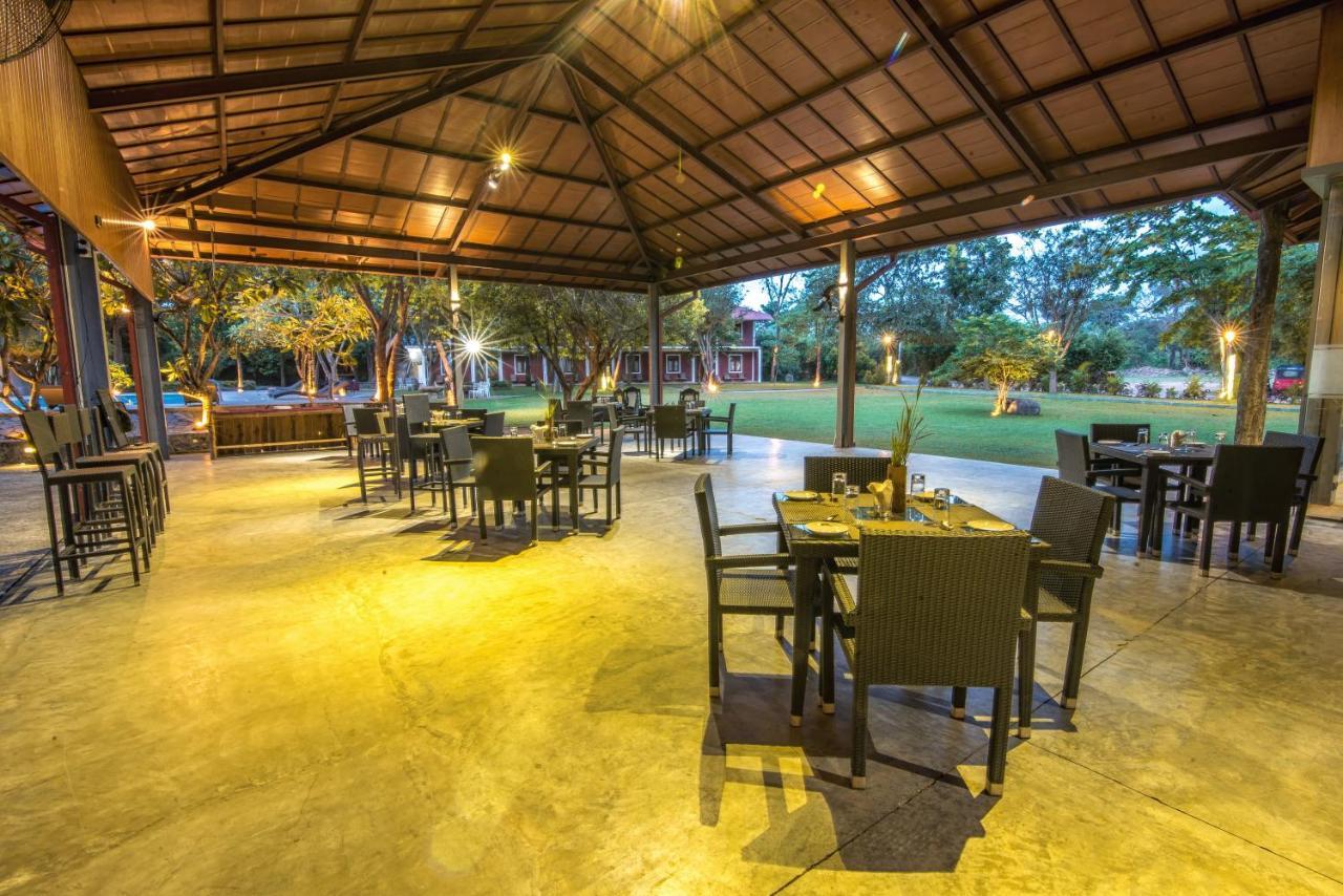 Mahanuge Hotel Полоннарува Экстерьер фото