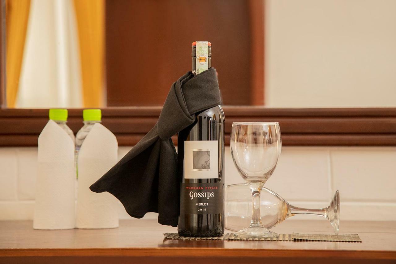 Mahanuge Hotel Полоннарува Экстерьер фото